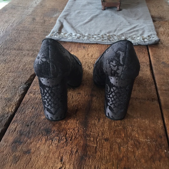 DONATED!! Nine West Jayvee Black Damask Fabric - Picture 3 of 6